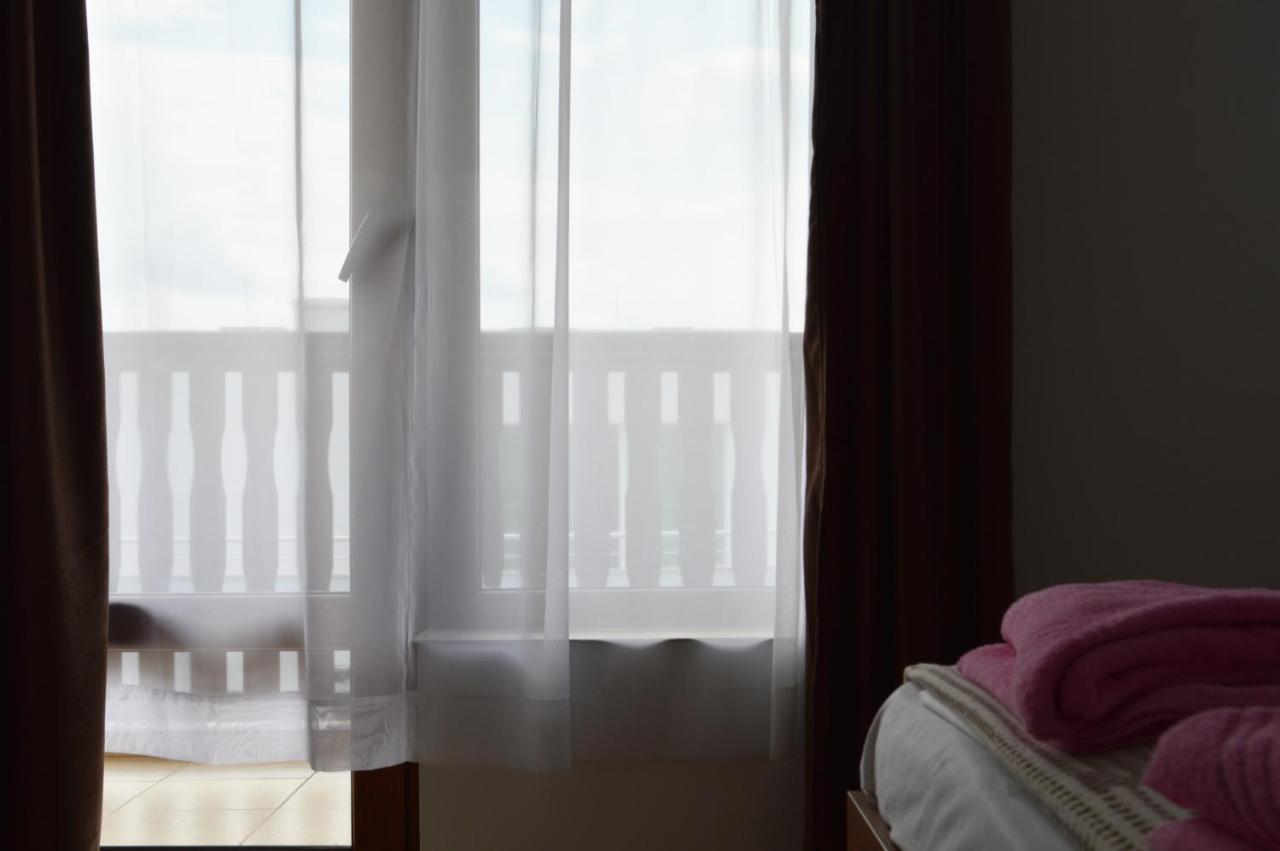 Aquamarine Apartments Sveti Vlas Esterno foto