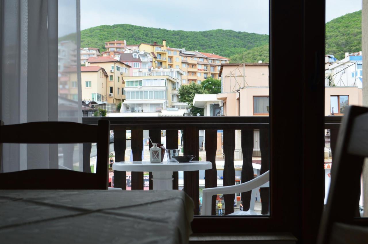 Aquamarine Apartments Sveti Vlas Esterno foto